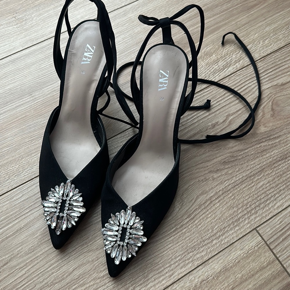 Zara dupe Amina muaddi shoes